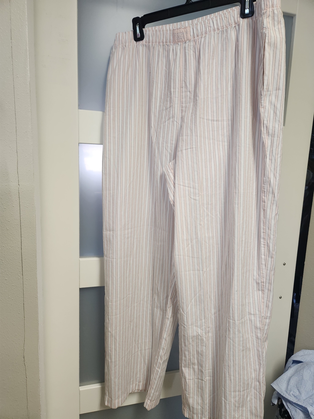 Victoria's Secret Women's Pink and White Pinstripe Lounge Pants